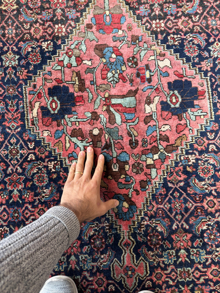 UNIQUE Halvai Bidjar with ASYMMETRICAL Harshang Medallion | Lovely Piece | 3.8 x 5.2