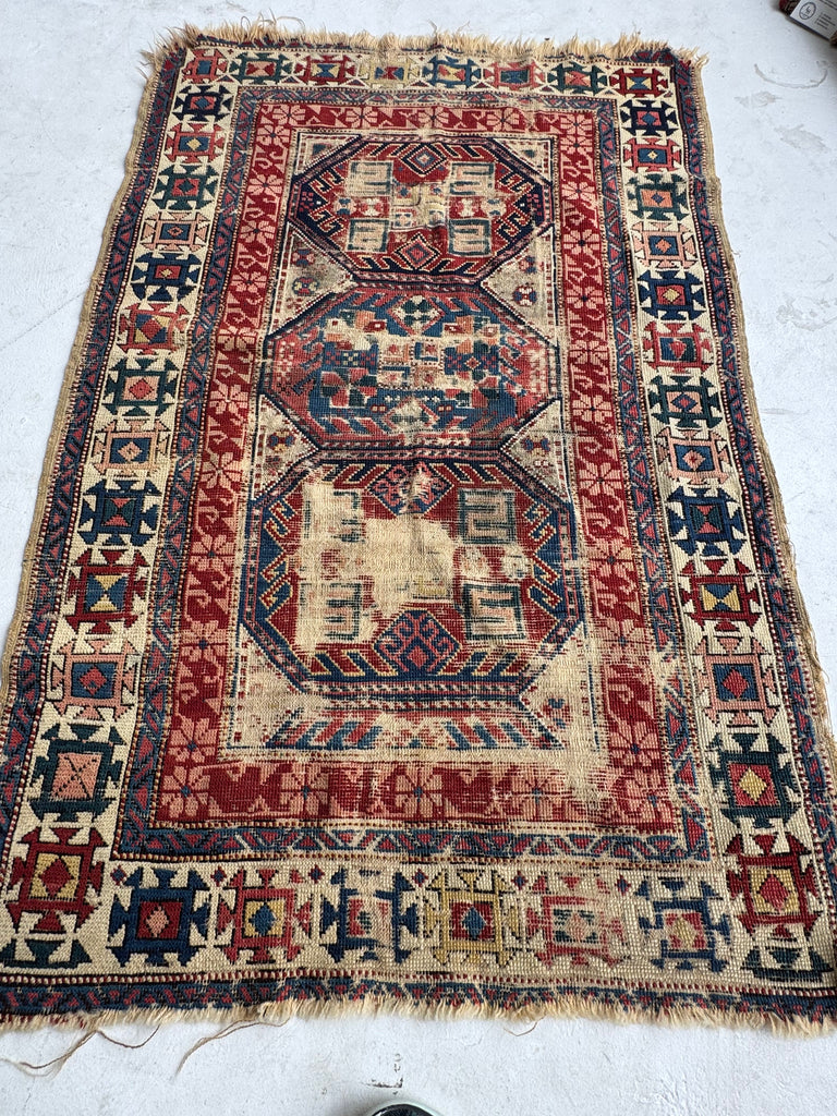 DISTRESSED to Perfection Sweet Caucasia Throw Rug | Lovely Character and Detailed Border | 3.3 x 5