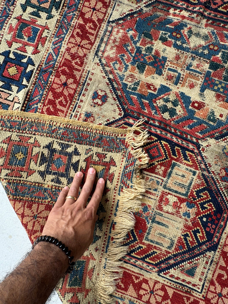 DISTRESSED to Perfection Sweet Caucasia Throw Rug | Lovely Character and Detailed Border | 3.3 x 5