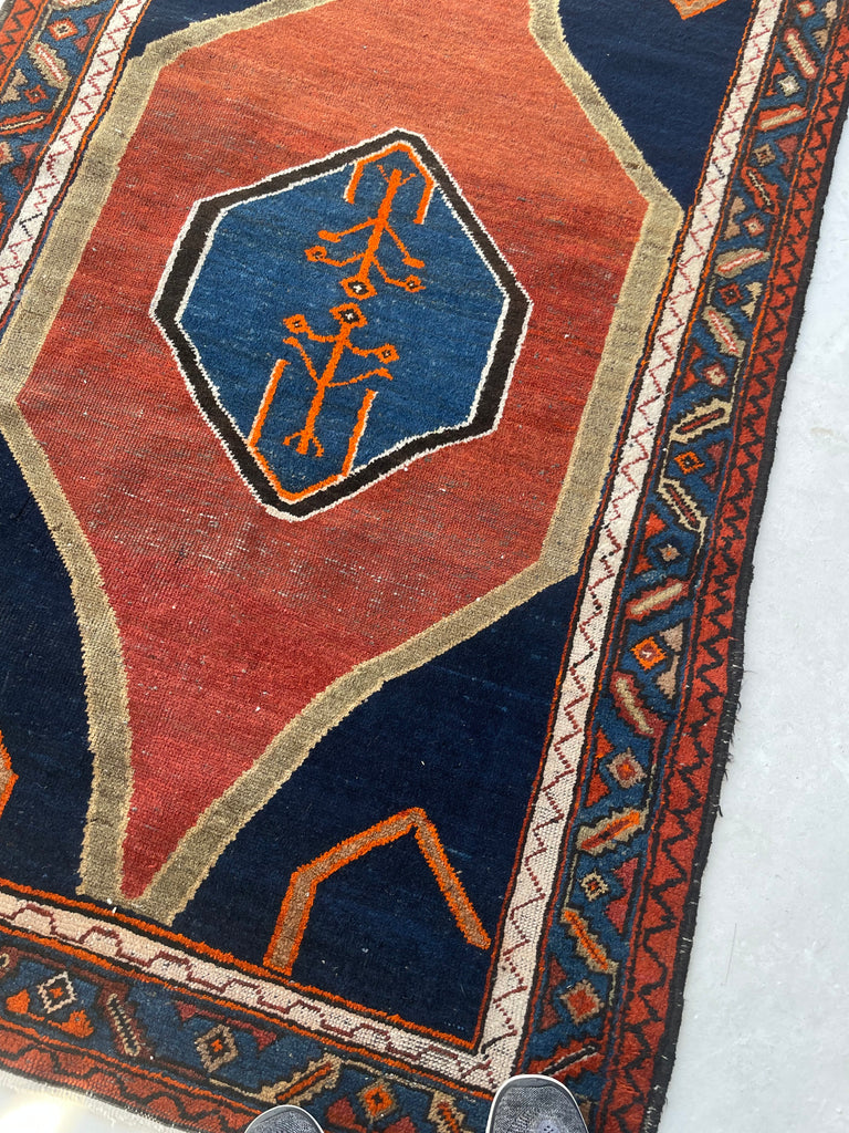 ZEN LIKE Vintage Rug | 4.4 x 6.6 | Dated with Beautiful & Artistic Open Minimal Design