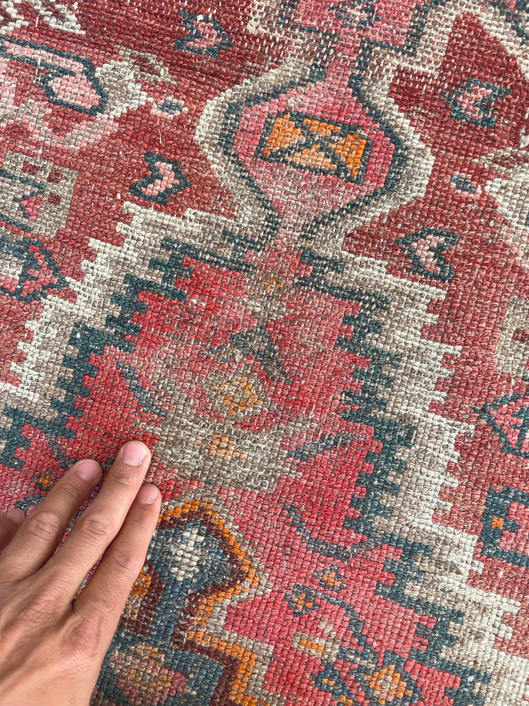 UNIQUE Kilim Design Antique Malayer with Beautiful Palette | 3.10 x 6