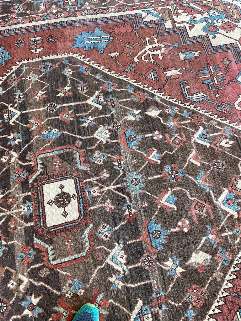 SOLD | MINT CONDITION PALACE SIZE Antique Persian Serapi-Heriz | All-Encompassing Beauty | Rust, Walnut, Midnight Blue, Salmon-Rose, Denim | 11.3 x 15.5