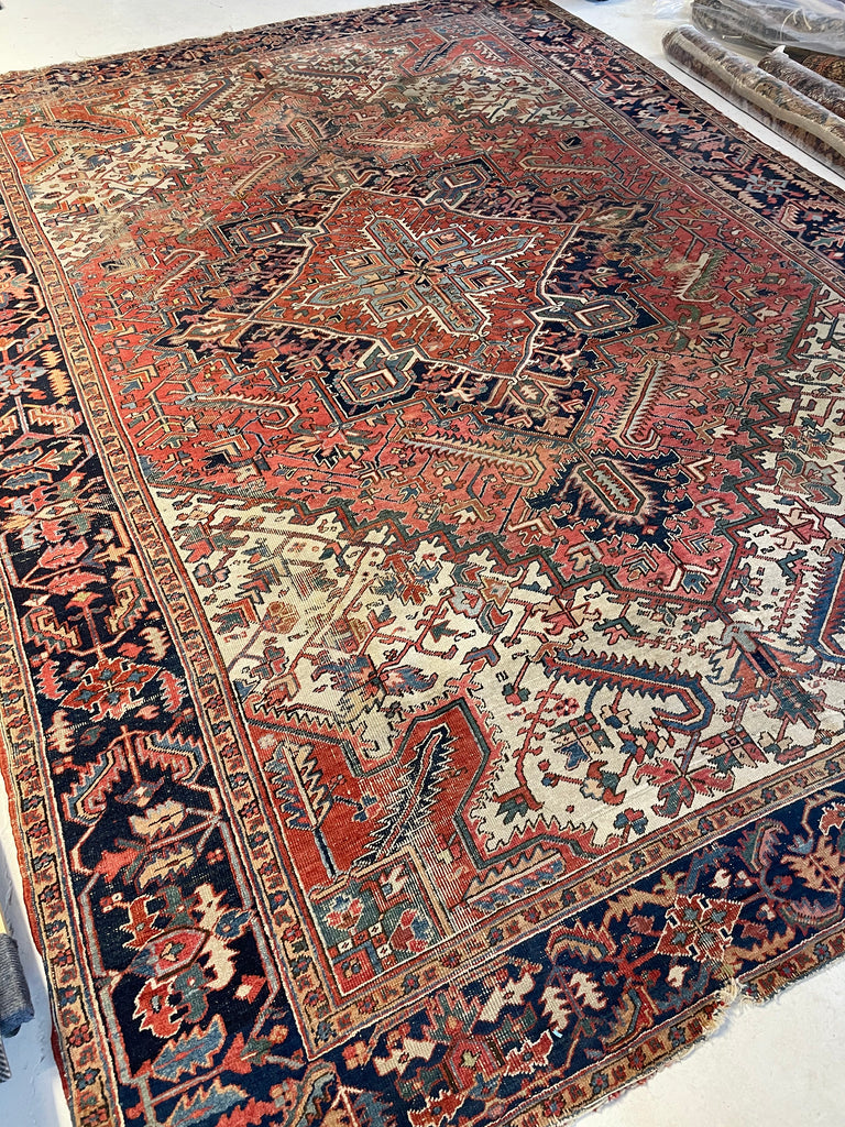 Large Heriz Antique Rug  | Powerful Medallion & Geometric Design | 9.4 x 13.4