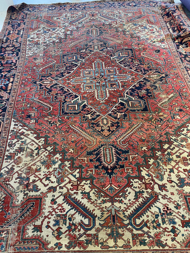 Large Heriz Antique Rug  | Powerful Medallion & Geometric Design | 9.4 x 13.4