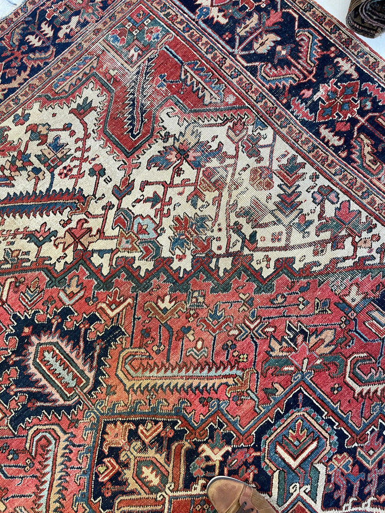 Large Heriz Antique Rug  | Powerful Medallion & Geometric Design | 9.4 x 13.4