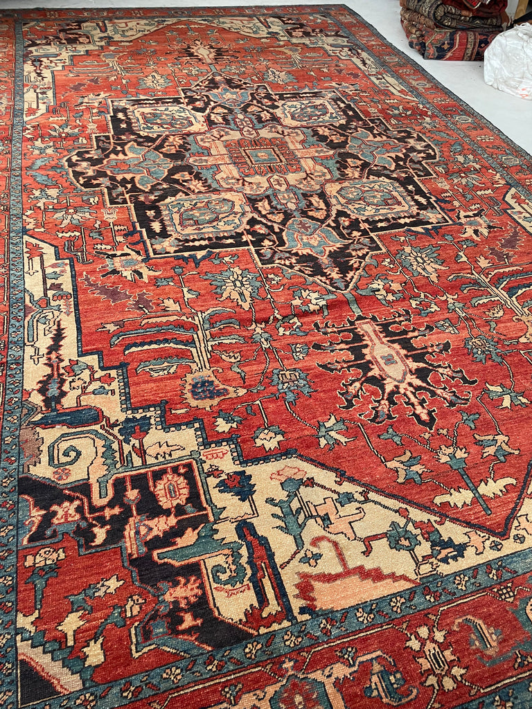 SOLD | ENORMOUS Palace Size Vintage Serapi Design | Decorative Rust, Aubergine Plum, Caramel, Apricot | 9.10 x 16.7