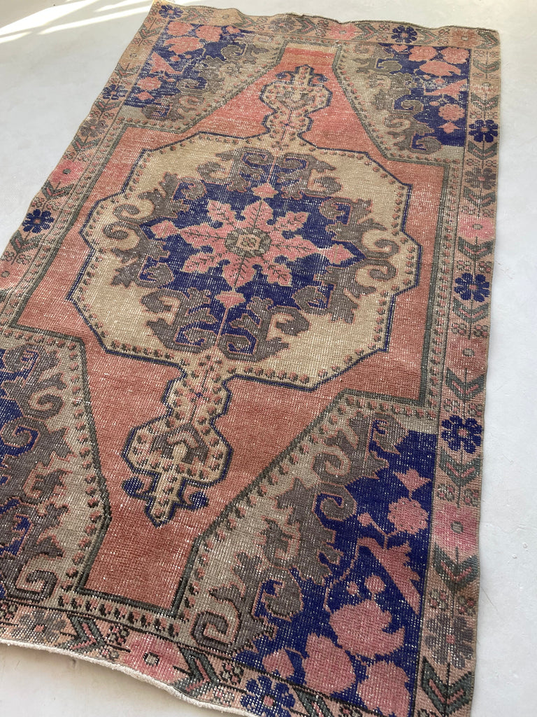 4.2 x 6.8 | Muted & Distressed Vintage Turkish Rug