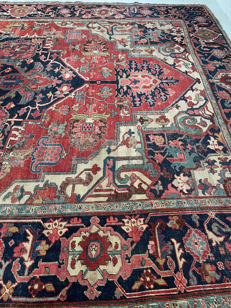 RARE EUROPEAN SIZE | Turn-of-the-Century Old DISTINCT Antique Serapi | 9.3 x 15