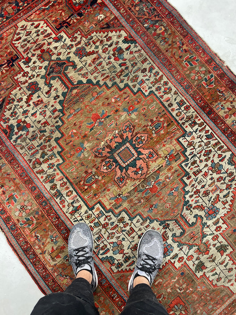 SEDONA Antique Ferahan Sarouk Rug | Soft Earthy Hues with Warm and Cool Hues | 4.3 x 6.7