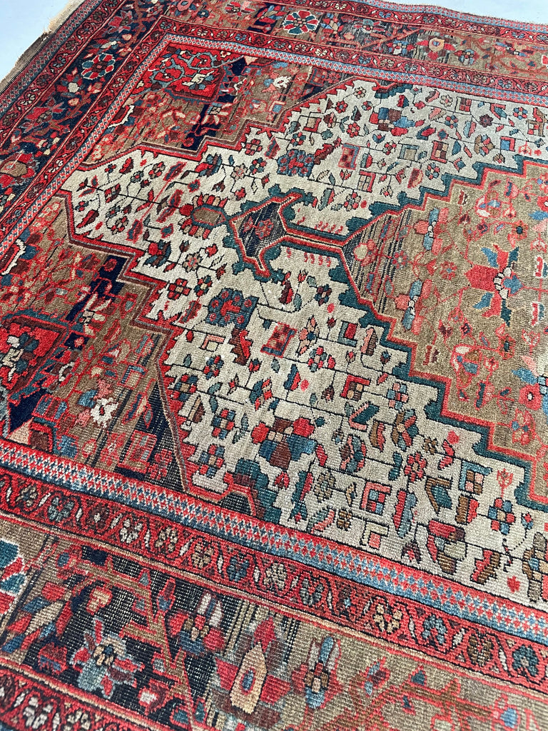 SEDONA Antique Ferahan Sarouk Rug | Soft Earthy Hues with Warm and Cool Hues | 4.3 x 6.7