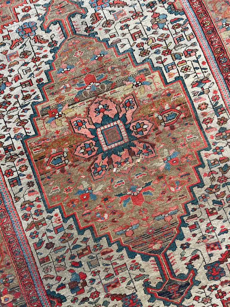 SEDONA Antique Ferahan Sarouk Rug | Soft Earthy Hues with Warm and Cool Hues | 4.3 x 6.7