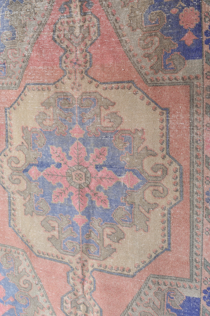 4.2 x 6.8 | Muted & Distressed Vintage Turkish Rug
