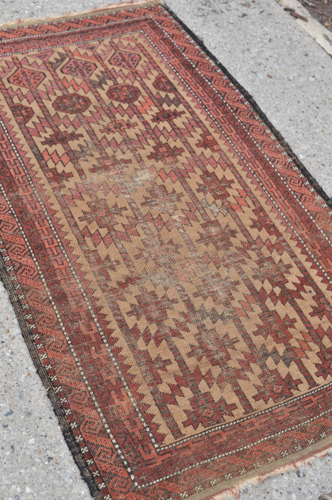 2.9 x 4.9 | Zeta  | Antique worn distressed tribal rug