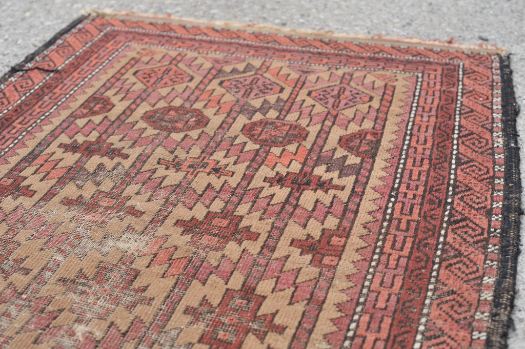 2.9 x 4.9 | Zeta  | Antique worn distressed tribal rug