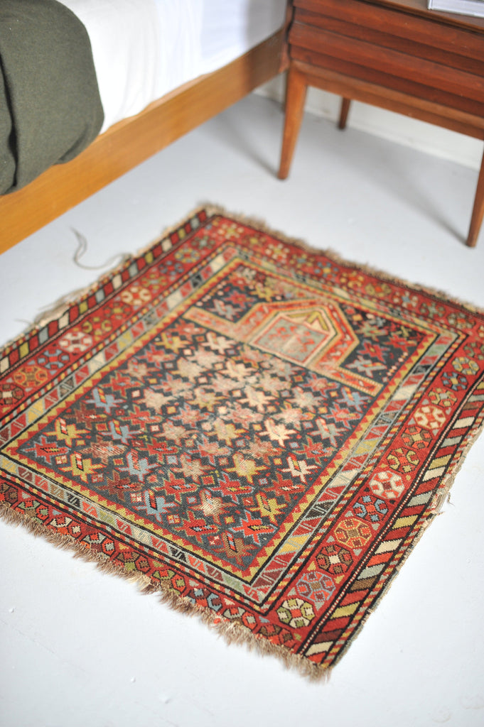 3 x 3.10 | Rumi | Antique worn tribal Prayer rug