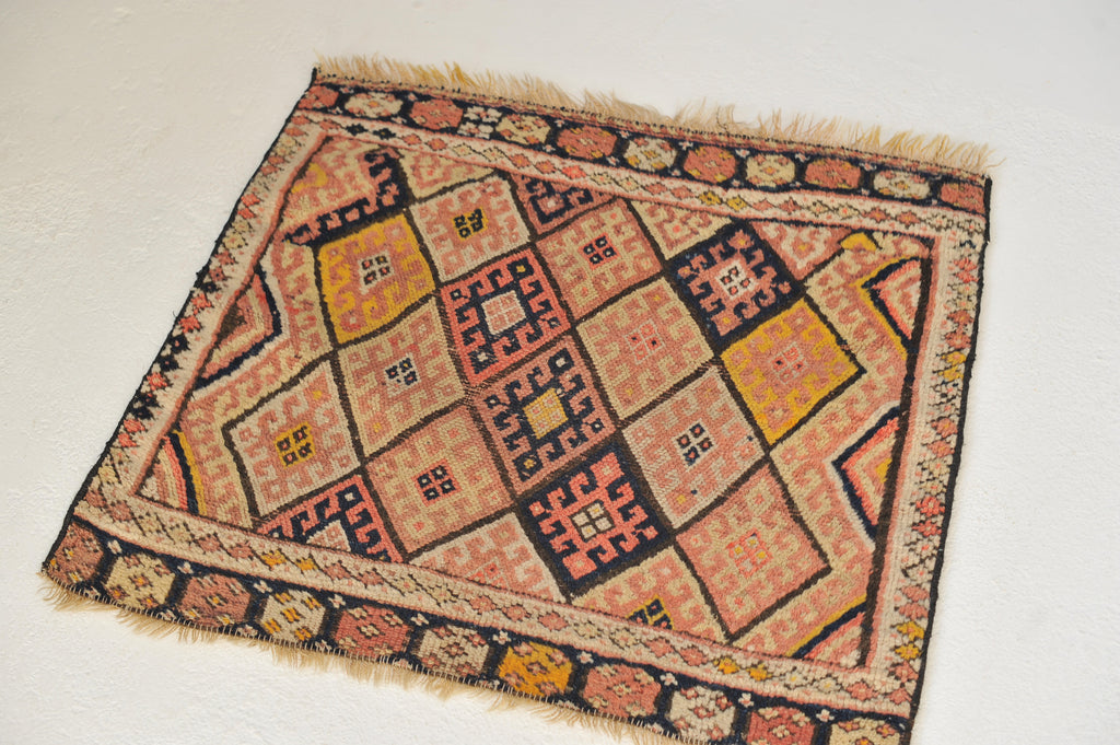 SOLD | Adorable Raised Kilim - Carpet Vintage Rug | Geometric with beautiful Colors | 2.4 x 2.7