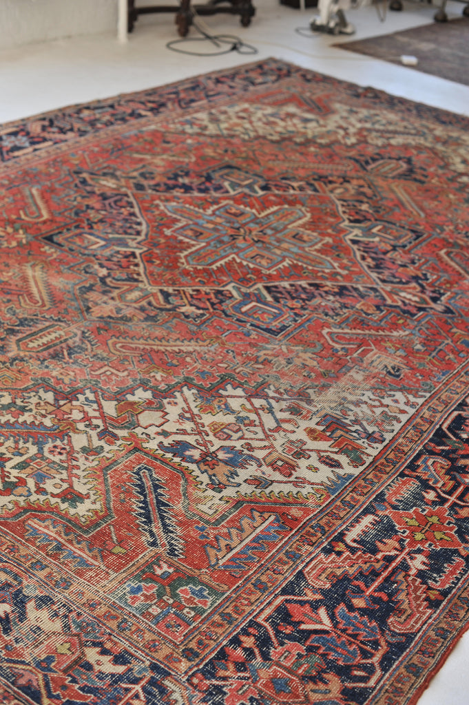 Large Heriz Antique Rug  | Powerful Medallion & Geometric Design | 9.4 x 13.4