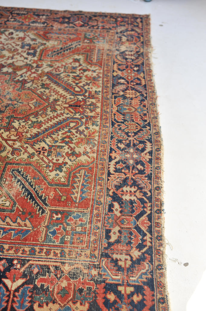 Large Heriz Antique Rug  | Powerful Medallion & Geometric Design | 9.4 x 13.4