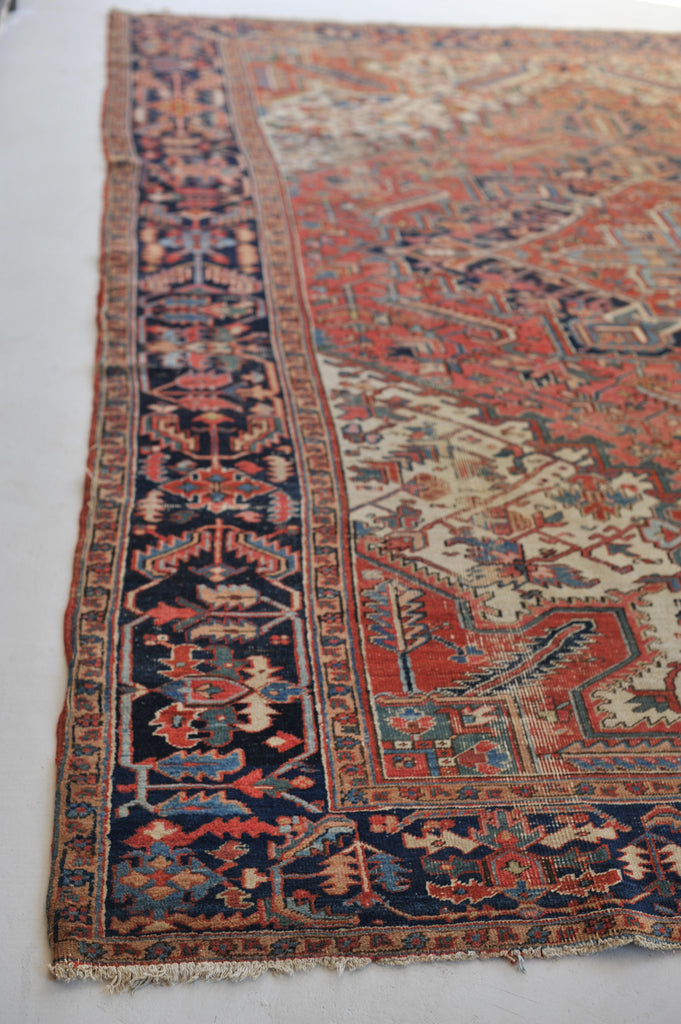 Large Heriz Antique Rug  | Powerful Medallion & Geometric Design | 9.4 x 13.4