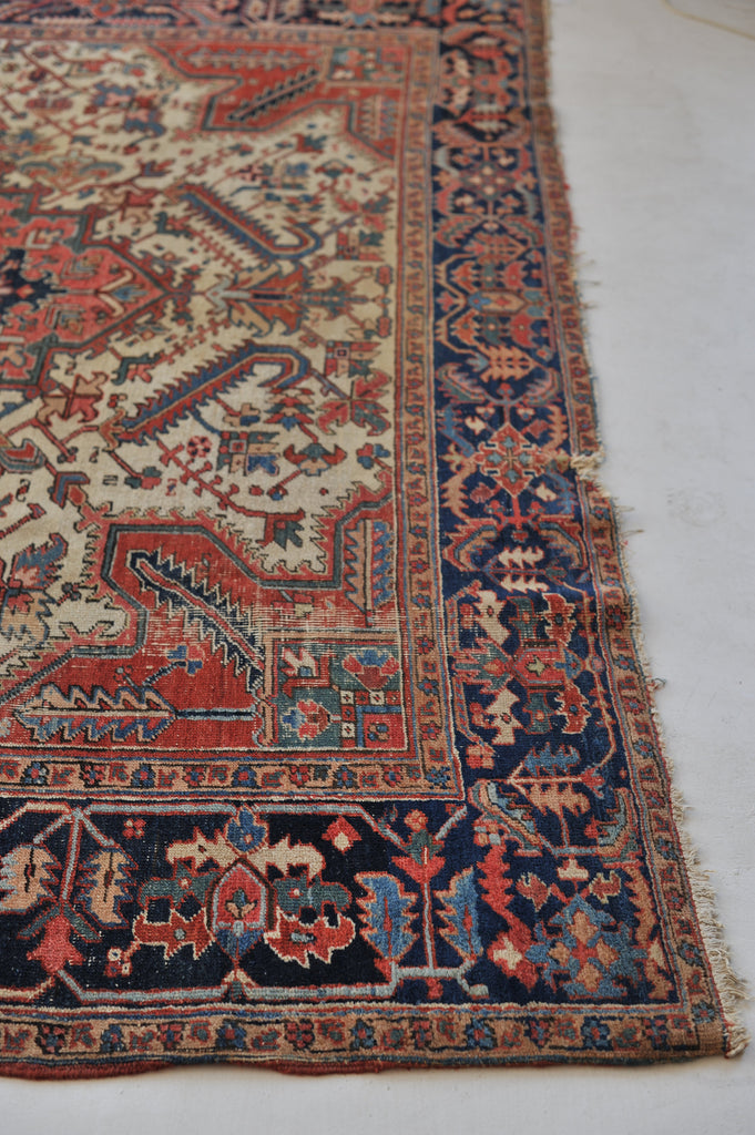 Large Heriz Antique Rug  | Powerful Medallion & Geometric Design | 9.4 x 13.4
