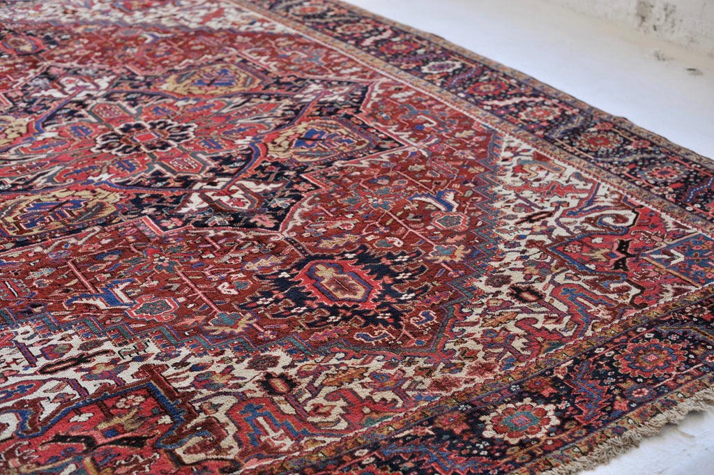 SOLD | LARGE DECORATIVE Vintage Rug | Mystical 4-Guard Dog Motif in this Beauty | 10 x 13 Heriz