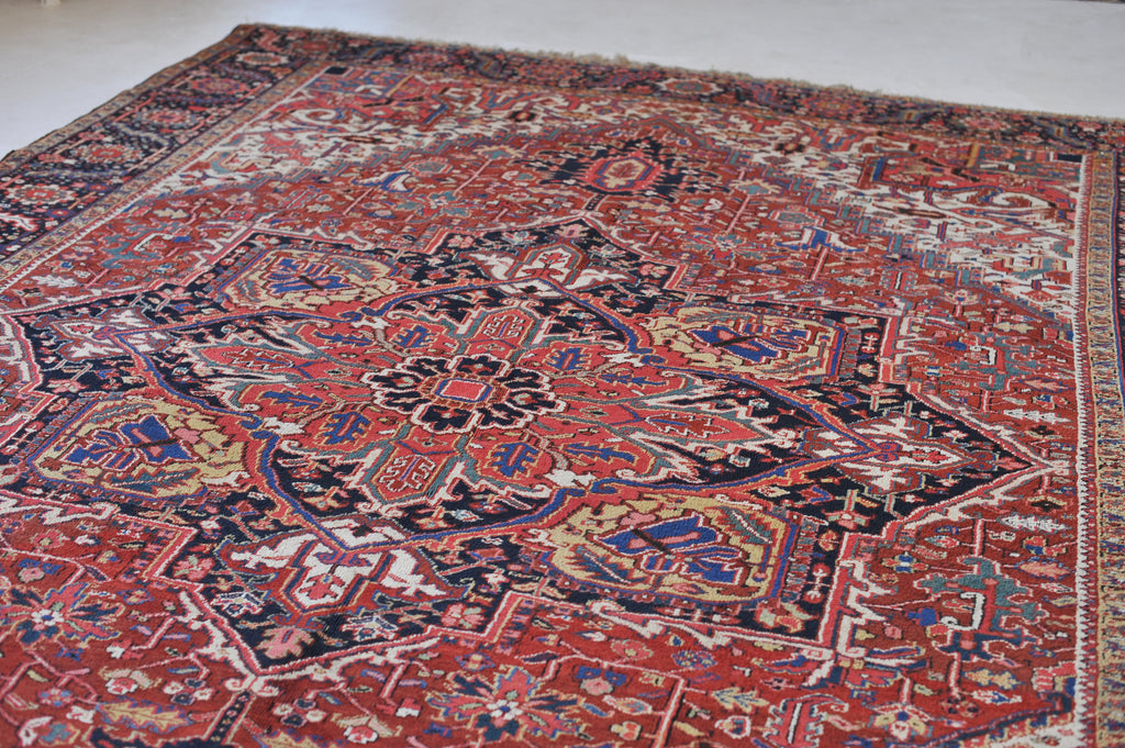 SOLD | LARGE DECORATIVE Vintage Rug | Mystical 4-Guard Dog Motif in this Beauty | 10 x 13 Heriz