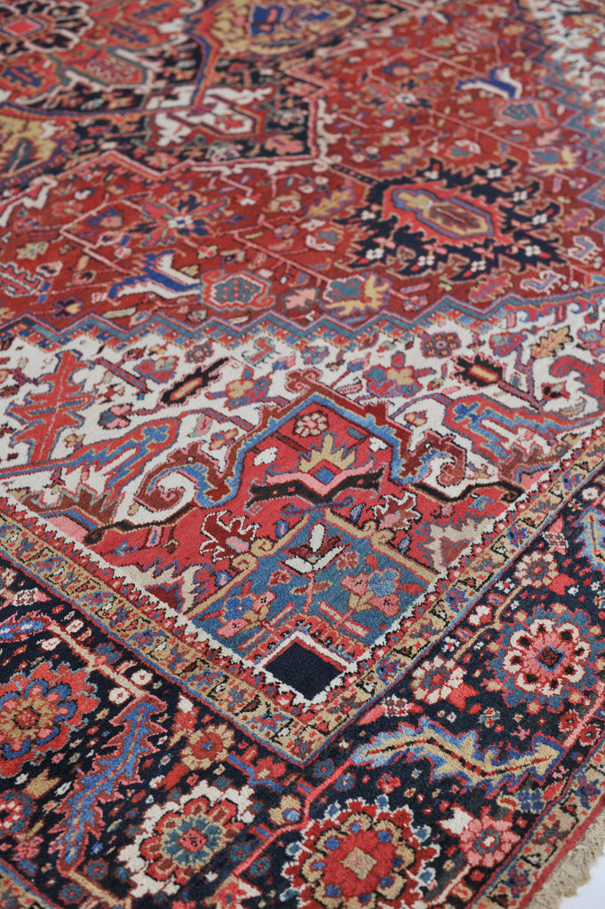 SOLD | LARGE DECORATIVE Vintage Rug | Mystical 4-Guard Dog Motif in this Beauty | 10 x 13 Heriz